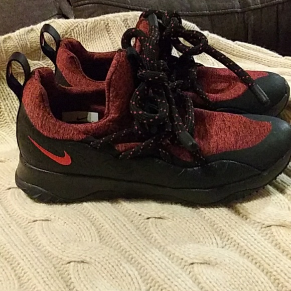 Nike Shoes - NWOB Nike City Loop shoes size 6